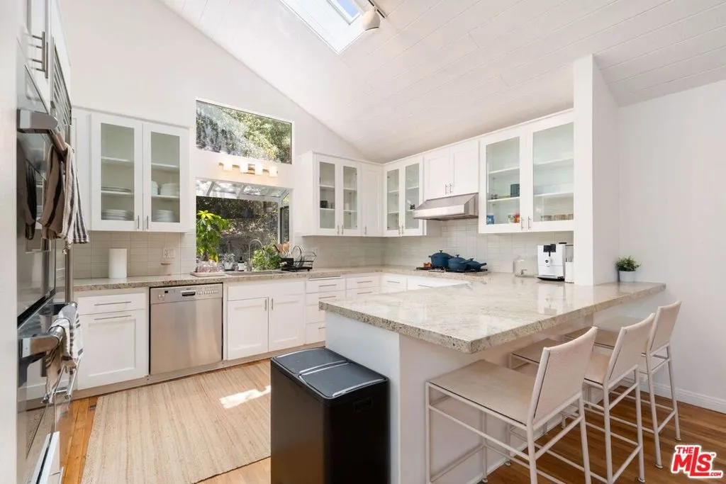 22760 Chamera Lane, Topanga, California 90290 home-pic-13